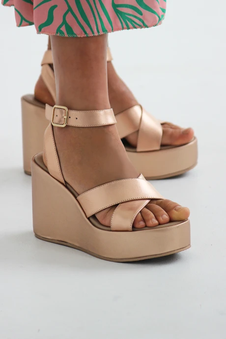 Sandalia Feroe Cobre