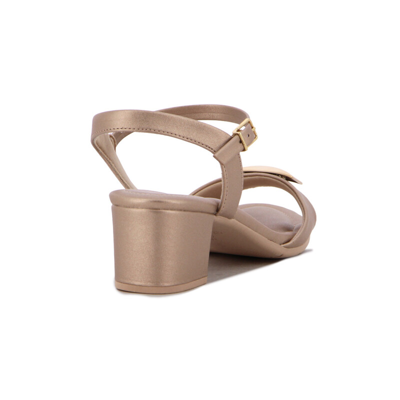 Sandalia Mujer Comfortflex Tira Ancha Y Hebilla Moca