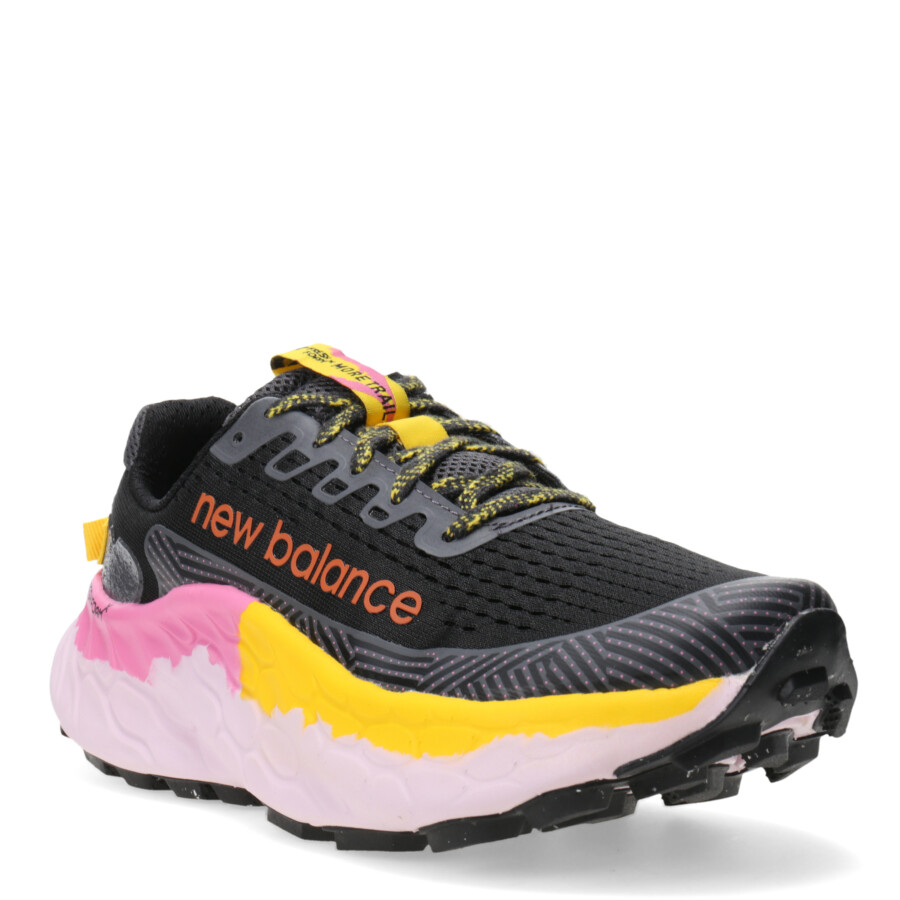 Championes de Mujer New Balance Fresh Foam More Trail V2 Negro - Amarillo - Rosado