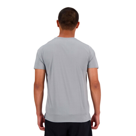 Remera de Hombre New Balance Run Sport Essentials Tecnica Gris