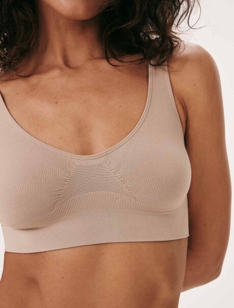 TOP CON TIRANTES ANCHOS NEGRO