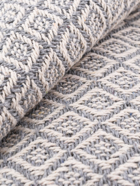 PIE DE CAMA DAKA GRIS