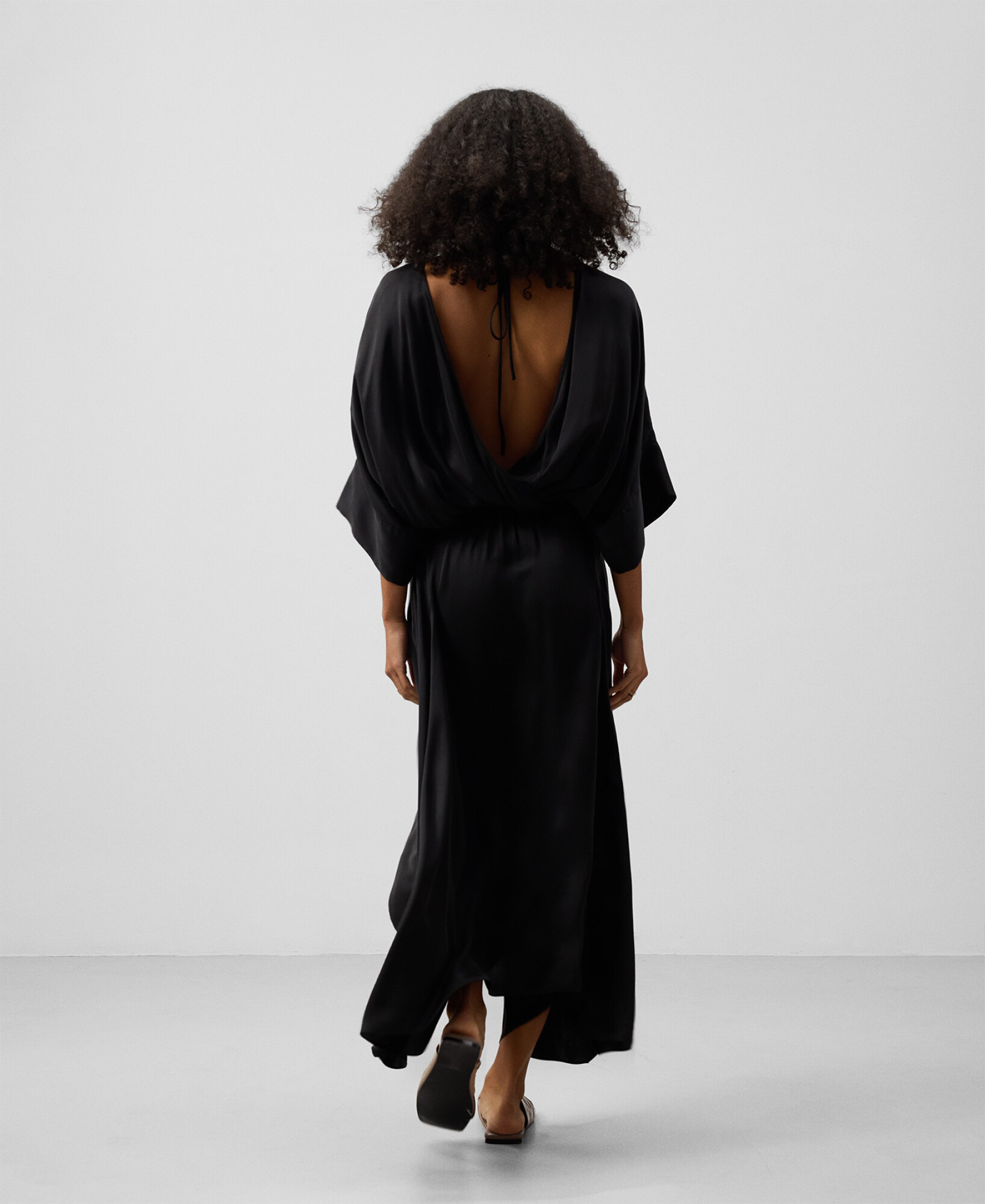 Vestido Asimétrico Adolfo Dominguez Vestido Negro VESTIDO LARGO