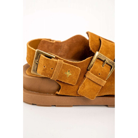 Zueco Gamuza Con Hebillas Camel