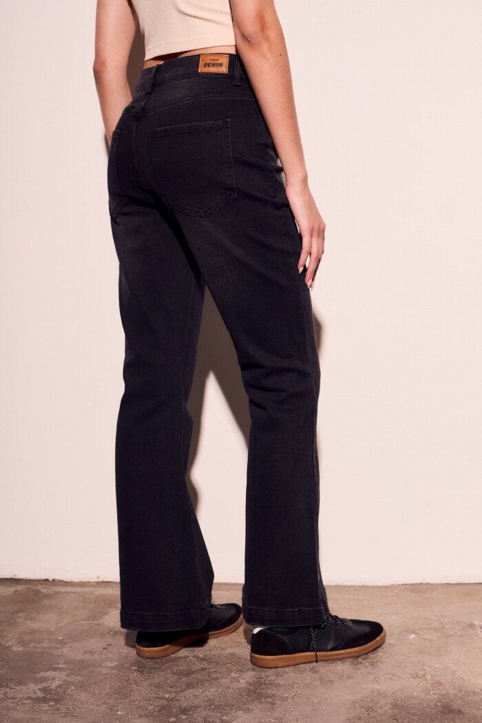 Jean Flare Botones Negro