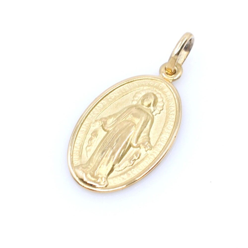 Medalla milagrosa en oeo 18k. Largo 2,1 cm, ancho 1.3 cm Medalla milagrosa en oeo 18k. Largo 2,1 cm, ancho 1.3 cm
