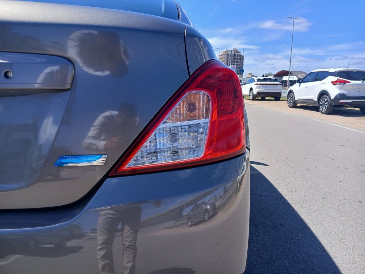 Nissan Versa Drive 1.6 Extra Full | Permuta / Financia Nissan Versa Drive 1.6 Extra Full | Permuta / Financia