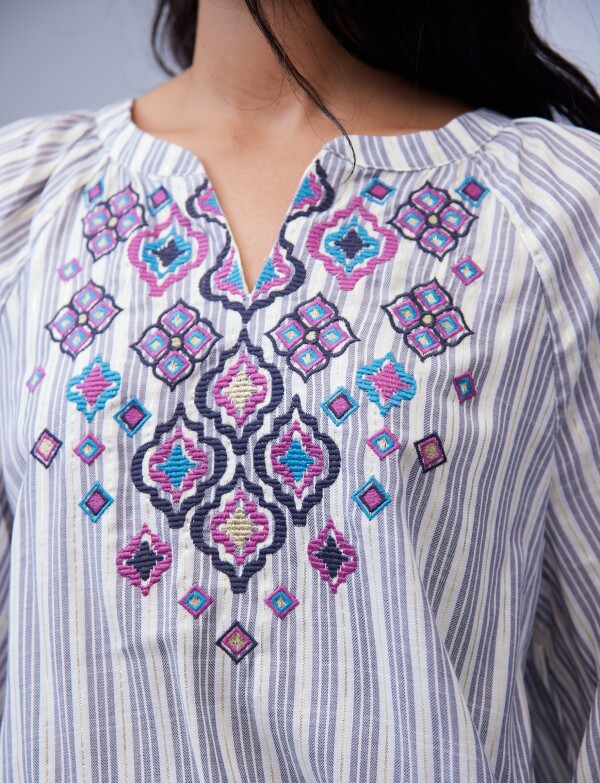 Blusa Bordada AZUL/MULTI
