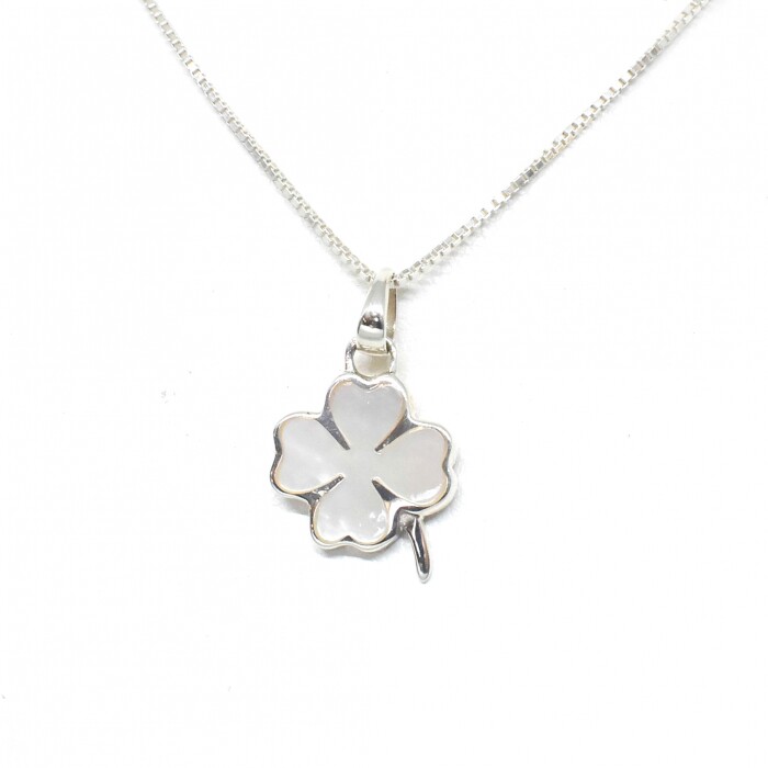 Cadena y Colgante en Plata 925 con Nácar Cadena y Colgante en Plata 925 con Nácar