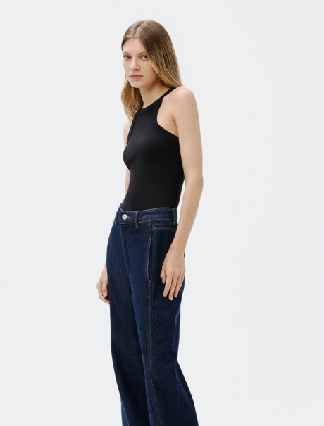 CAMISETA DE TIRANTES CON BORDADO NEGRO