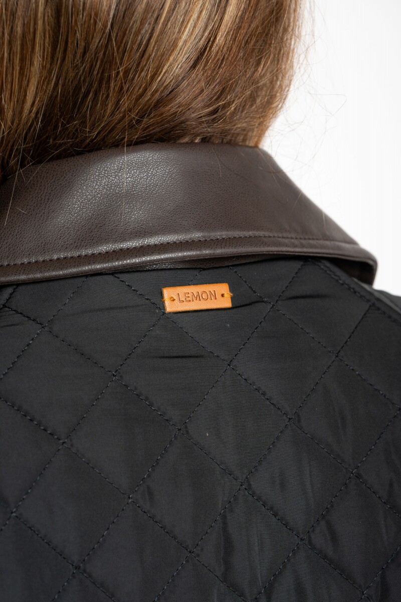 Campera Capitoneada Cuello Negro
