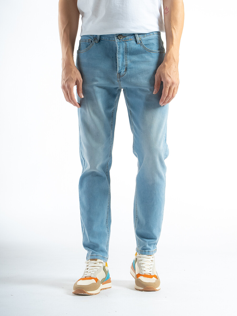 Jean Forum Slim Fit - Celeste 