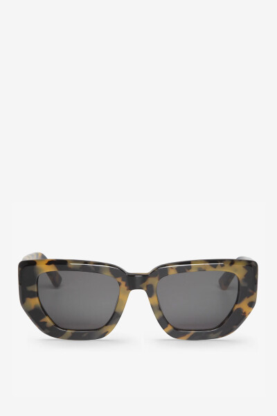 Madalena HC Tortoise Crudo