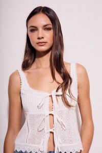 Blusa Alforzas Bordados 0ff White