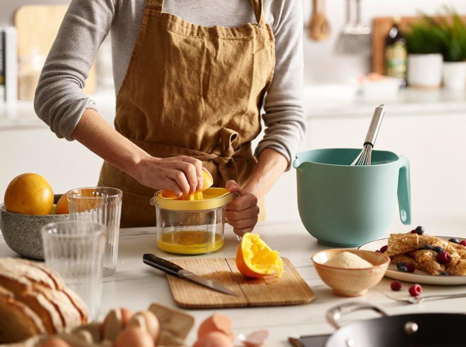 Set jarra medidora con exprimidor cítrico 