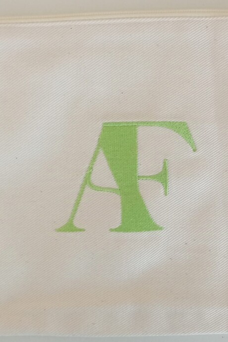 Sobre chico con iniciales AF Verde
