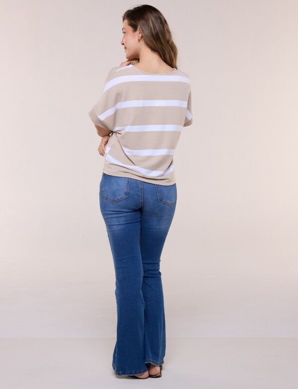 Remera Marinera Escote V BEIGE