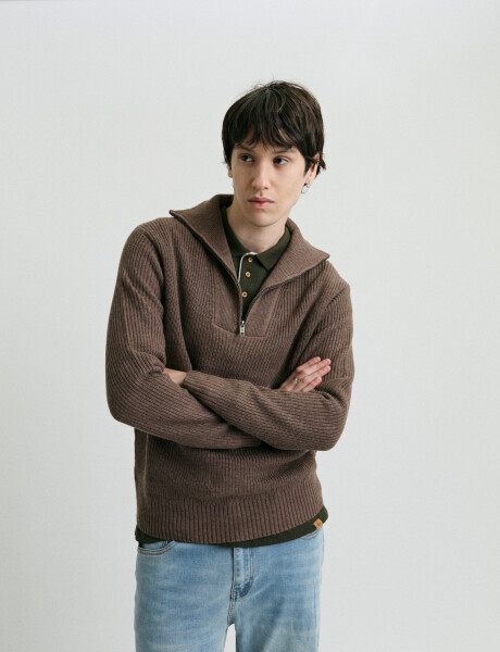 470984 REMERA HARRY Marron