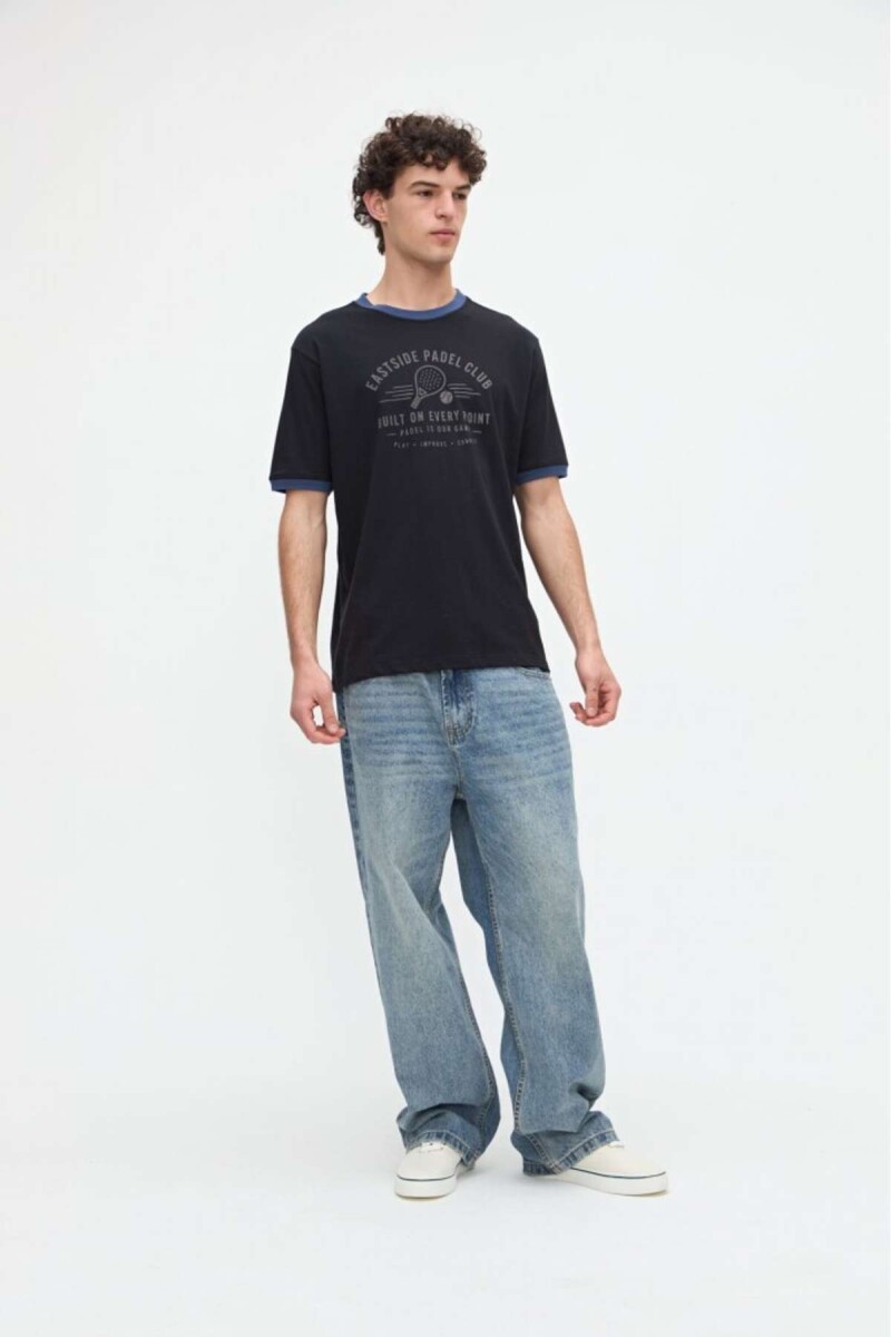 Remera Mikel - Negro 