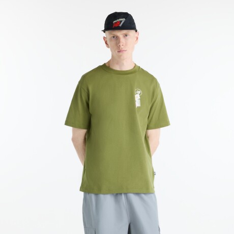 Remera New Balance de Hombre-International Stamp-MT6216IHGEE GREEN