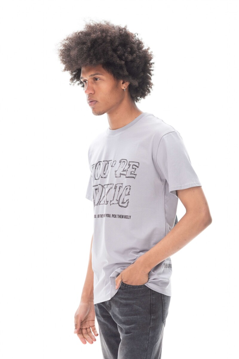 Remera toxic Gris