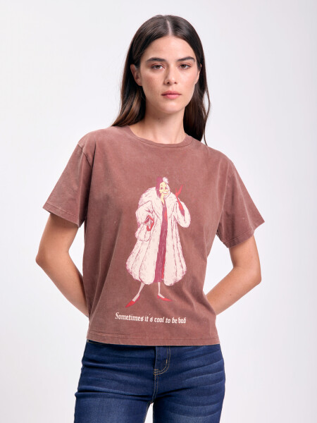 Remera estampa Cruela Marron
