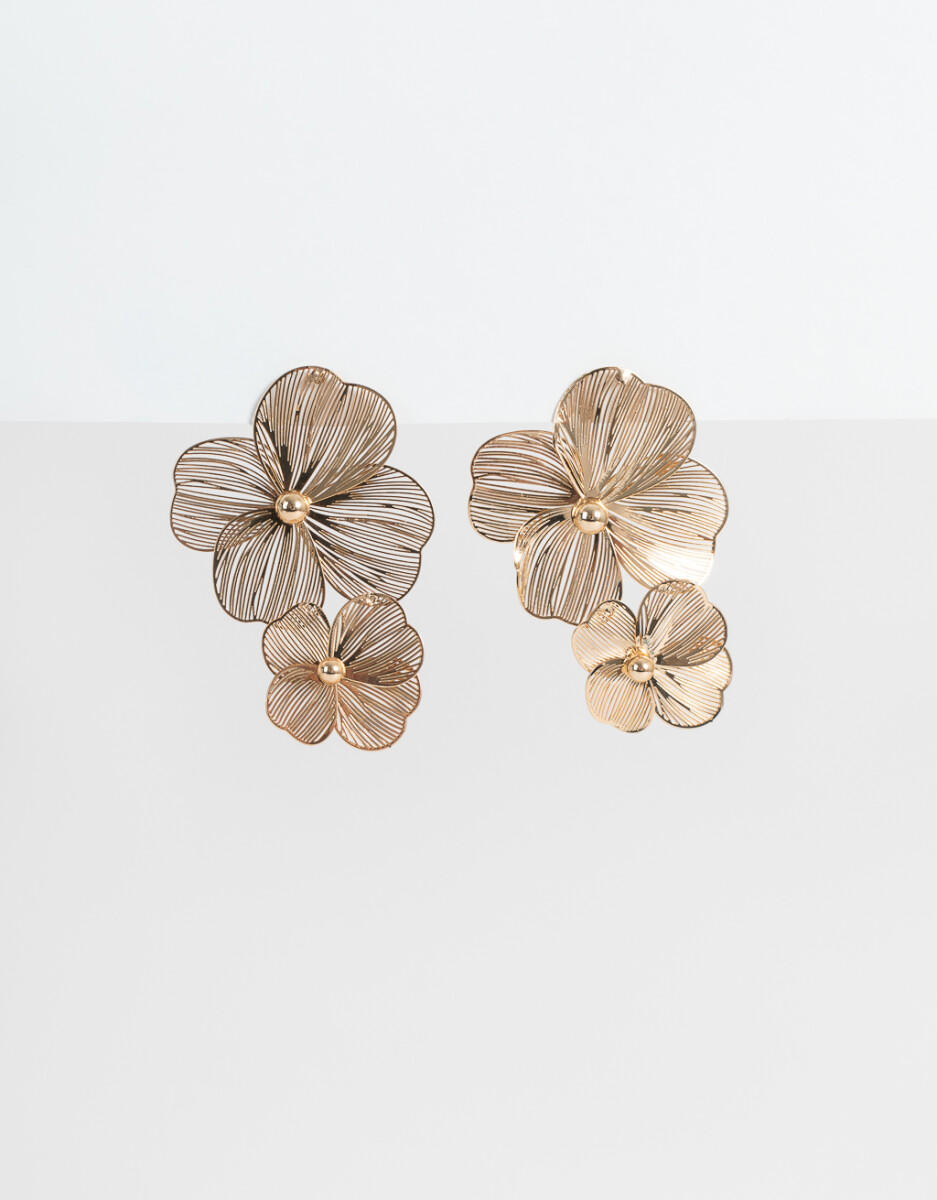 Aros Colgantes Con Flores 