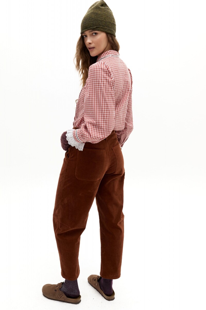 Pantalón Ambar en Corduroy Caramel
