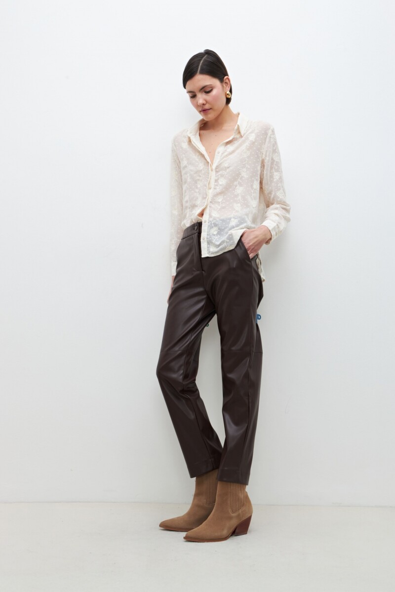 Camisa plumetti bordado floral crudo