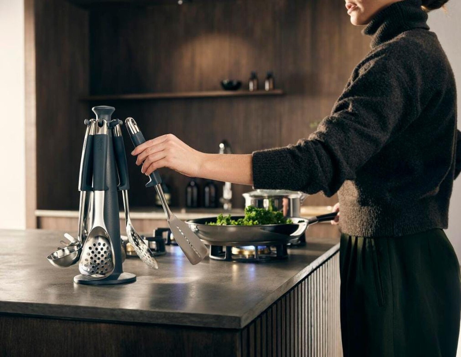 Utensilios de cocina con carrusel giratorio - set de 6 utensilios en acero inox. 