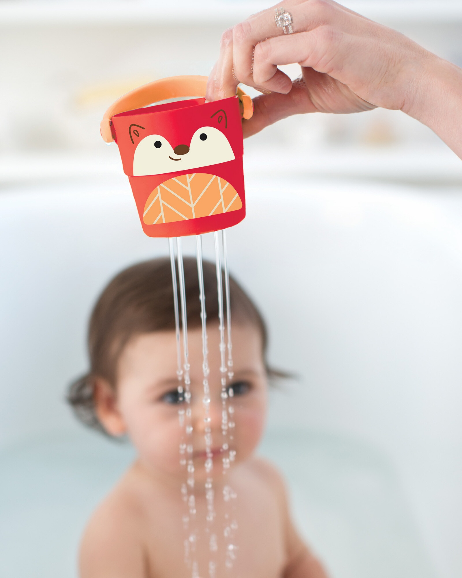 Juego de baño cinco baldes rociadores, diseño zoo Juego de baño cinco baldes rociadores, diseño zoo