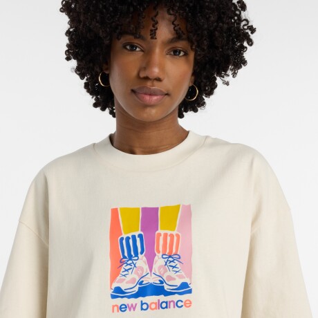Remera New Balance de dama - WT53904LIN BEIGE