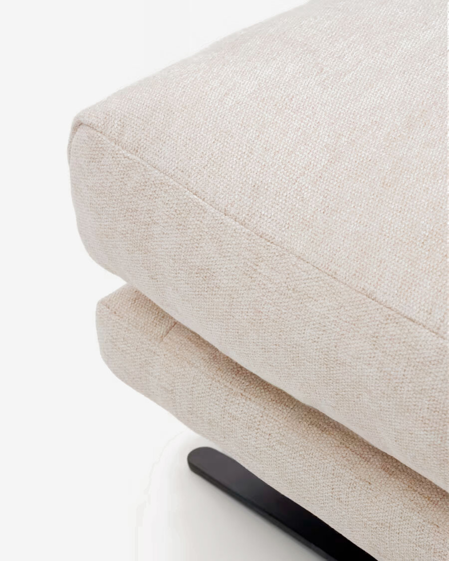 Reposapiés Veliro de chenilla beige y patas de acero con acabado negro 85 x 90 cm FSC Mix Credit Reposapiés Veliro de chenilla beige y patas de acero con acabado negro 85 x 90 cm FSC Mix Credit