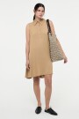 VESTIDO CORTO CON CUELLO Camel