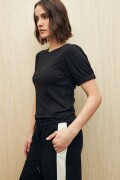 REMERA MATIAS Negro