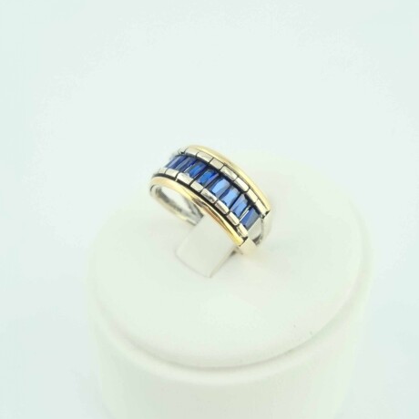 Anillo de Plata 925 con double en Oro 18k y Circonias azules. Anillo de Plata 925 con double en Oro 18k y Circonias azules.