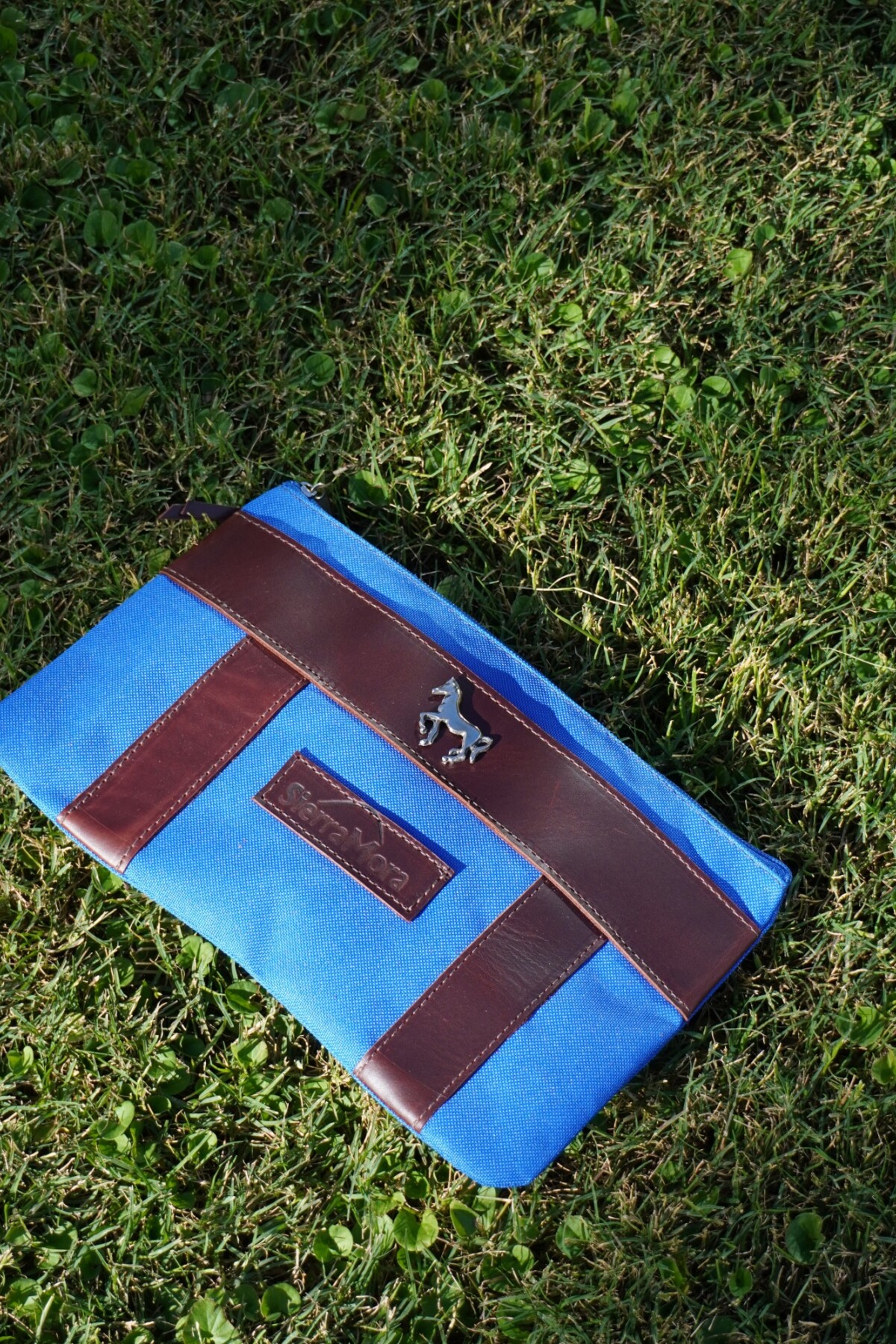 Sobre Cartuchera Mustang Chocolate / Azul Bolita