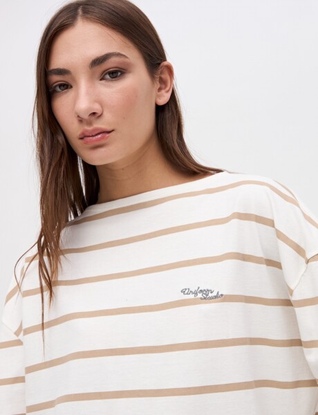 Remera Petal Off white