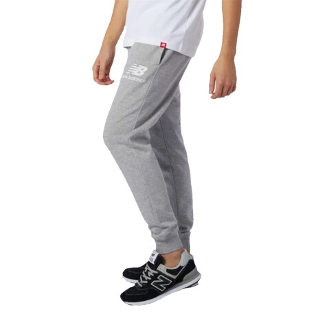 Pantalon New Balance Hombre NB Essential Stacks Logo Slim S/C