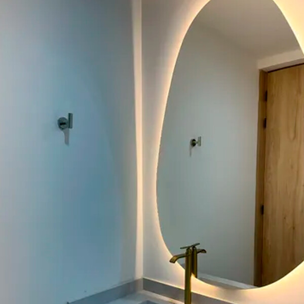 Espejo Forma Irregular Para Baño Iuminacion Led 60x75cm Led-m-02 ESPEJO IRREGULAR LED-M-02 60X75