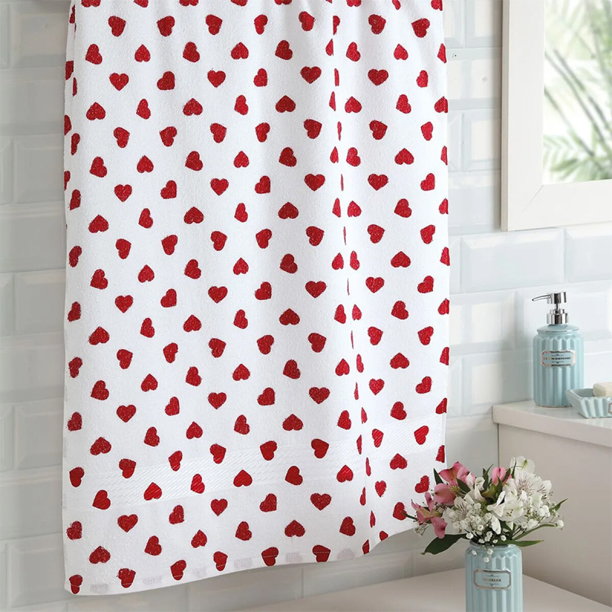 Toalla de Mano Estampada Prisma 100% Algodón 50 x 80 cm - Blanco / Corazón Rojo 