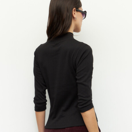 POLERA RULIO Negro
