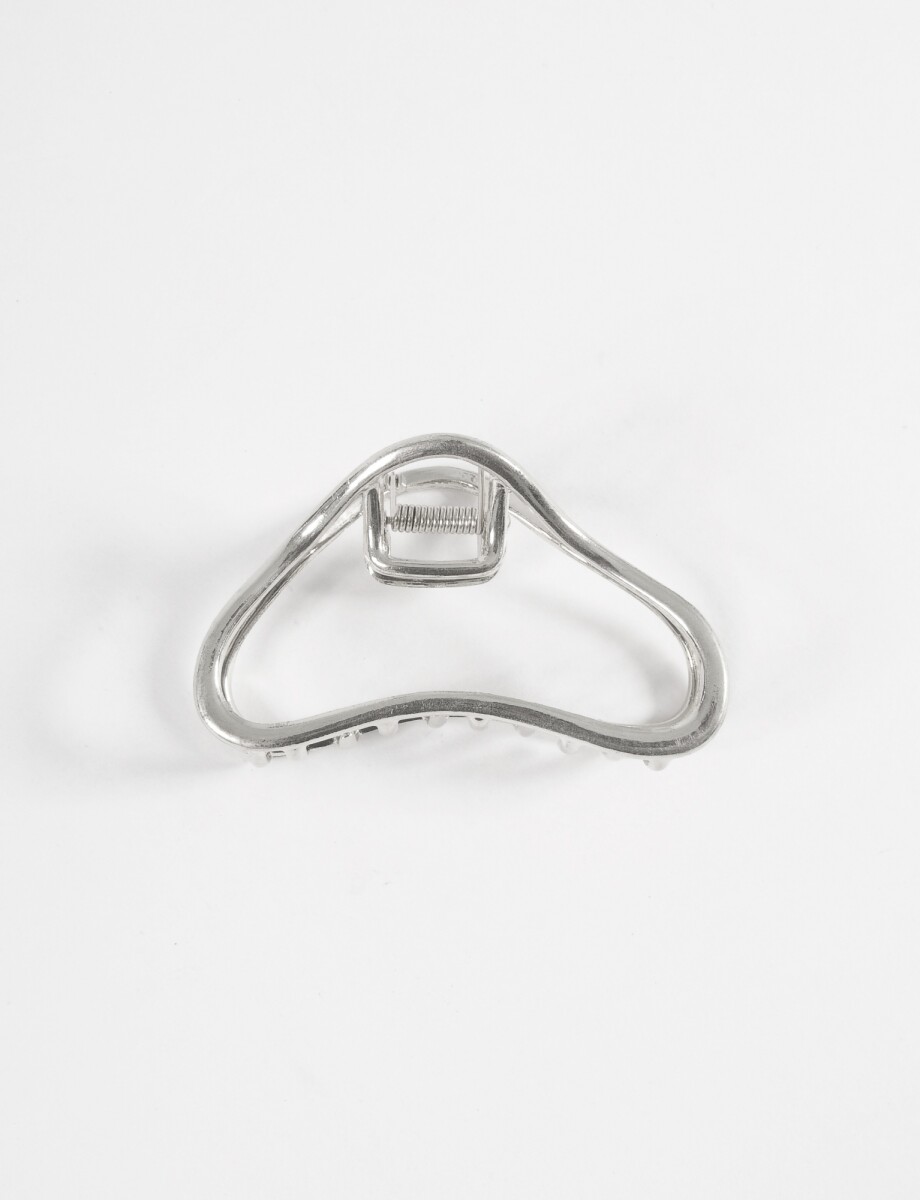 Broche metálico triangular - plateado 