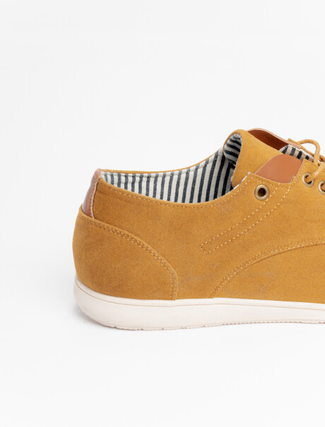 Zapato acordonado suede tostado