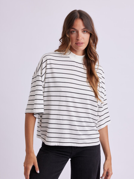 Remera manga 3/4 cuello alto Crudo