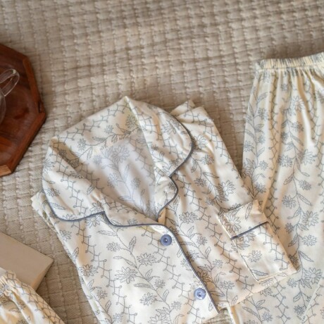 Pijama 3 piezas flores Pijama 3 piezas flores