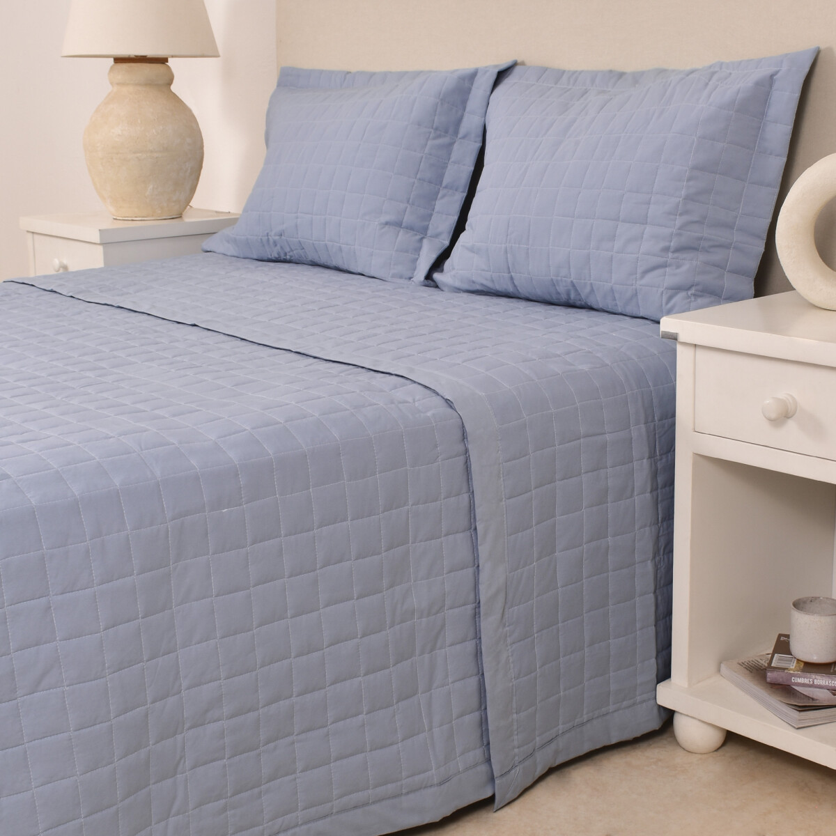 Cubrecama Basic Celeste - 290 x 240 cm 