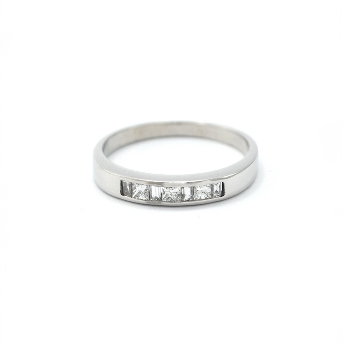 Anillo En Oro Blanco 18 K Y Brillantes 