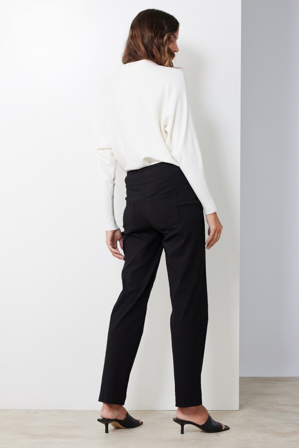Pantalon Pull On NEGRO