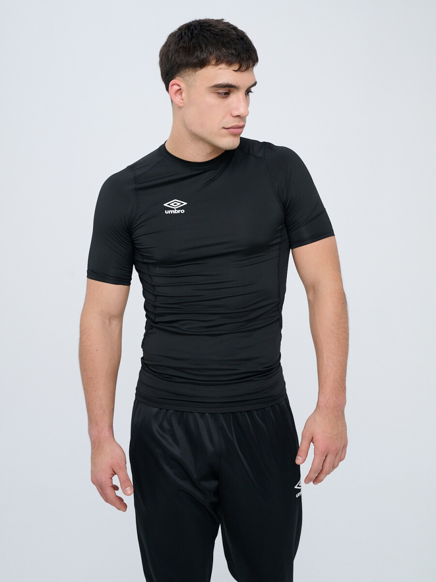 Remera Térmica Manga Corta Umbro Hombre - 060 